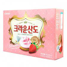 <p>Crown Biscuit Strawberry Sando 161g</p>